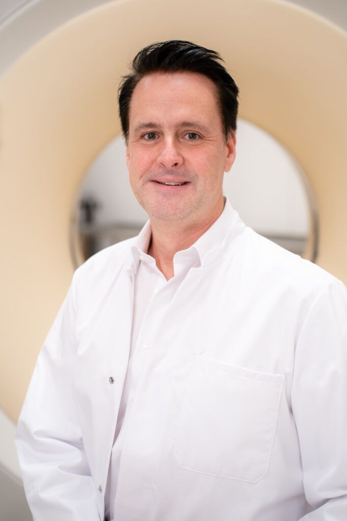 Dr. Daniel Flöry - Facharzt für Radiologie